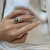 картинка Изумрудное кольцо с черной эмалью