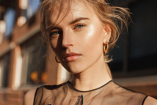 «Солнце большого города»: топ-модель Анабела Беликова в творческой съемке ювелирного бренда LAV'Z